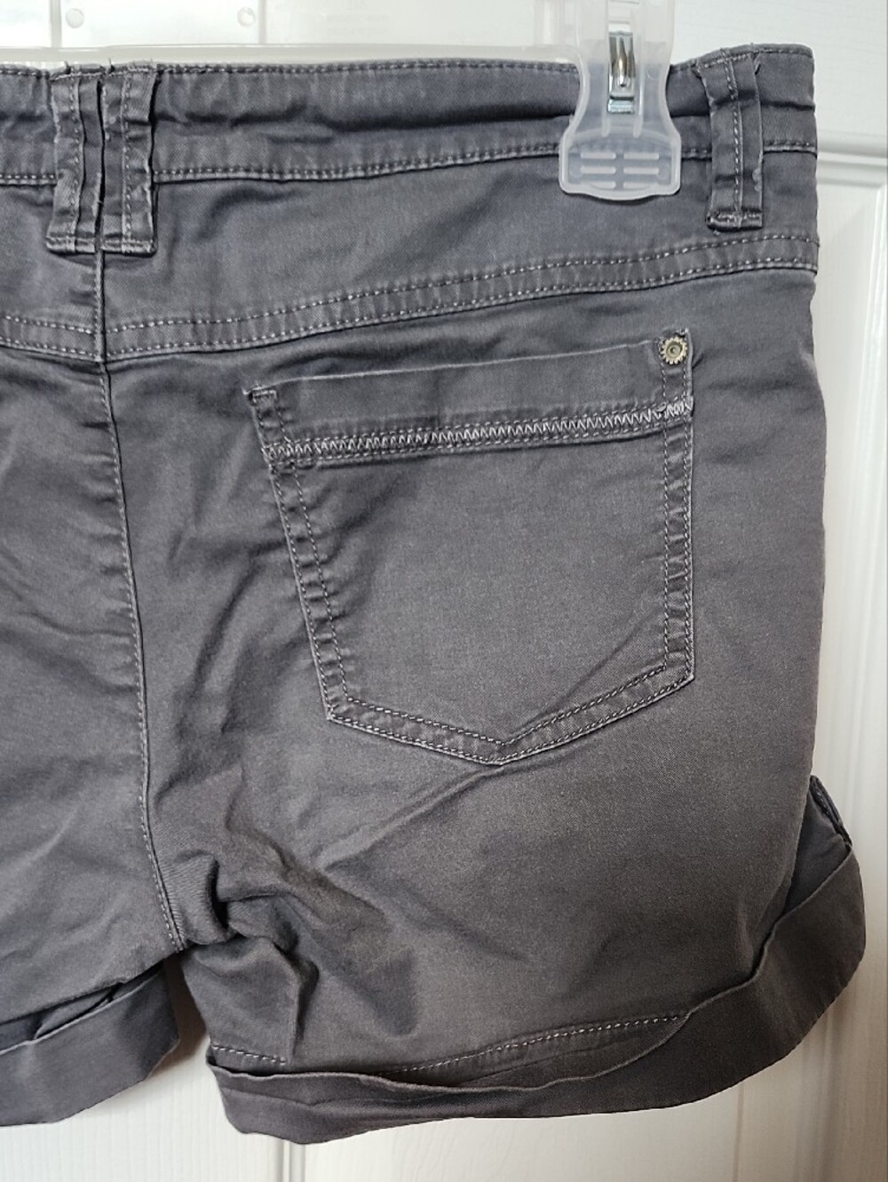 Vintage Y2K Garage Women's Gray Rolled-Hem Shorts - Picture 6 of 16